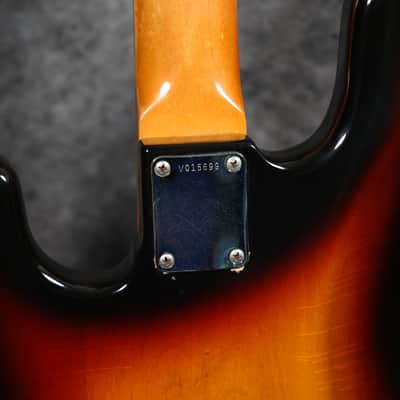 1983 Fender AVRI '62 Stack Knob Jazz Bass - Sunburst - OHSC image 11