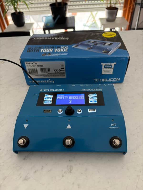 TC Helicon VoiceLive Play 2012 - Present - Blue image 1