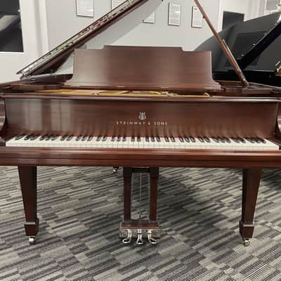 Steinway Model M 5'7" Grand Piano 1924 (Restored) - Satin Mahogany image 4