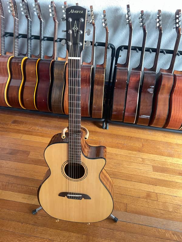 Alvarez ag60cear grand auditorium cutaway with armrest bevel, electronics 2020s - natural/gloss image 1