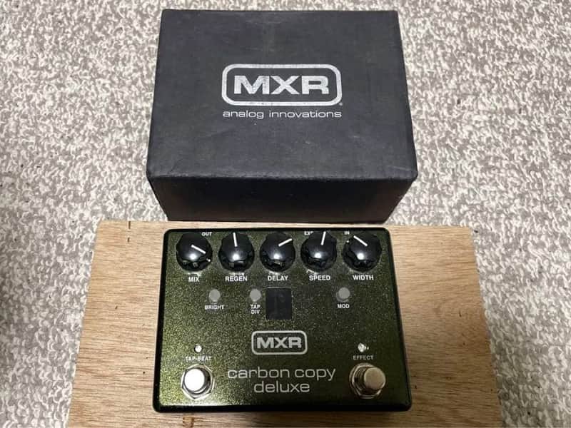 MXR Carbon Copy Deluxe