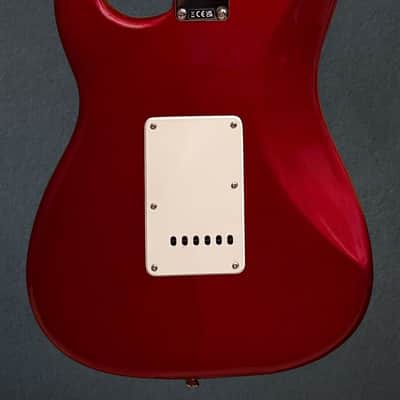 Squier Classic Vibe 60’s Stratocaster - Candy Apple Red image 4