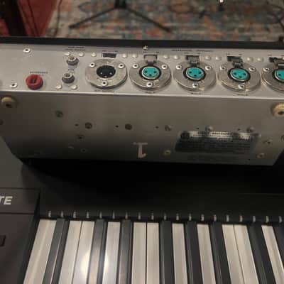 Shure M68FC Mic Mixer image 4