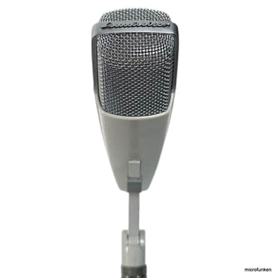 Sennheiser MD421 1968 Early Version. Vintage Dynamic Microphone. Clip. XLR. Script Logo. MD421-2 image 8