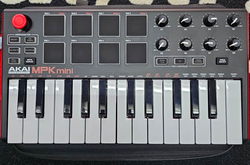 Akai MPK Mini MKII + Case image 1
