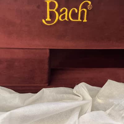 Bach Stradivarius Pro 190S37 - Silver plated finish image 4