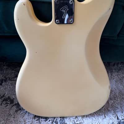 Fender Precision Bass, Maple Fretboard 1975 Olympic White image 4