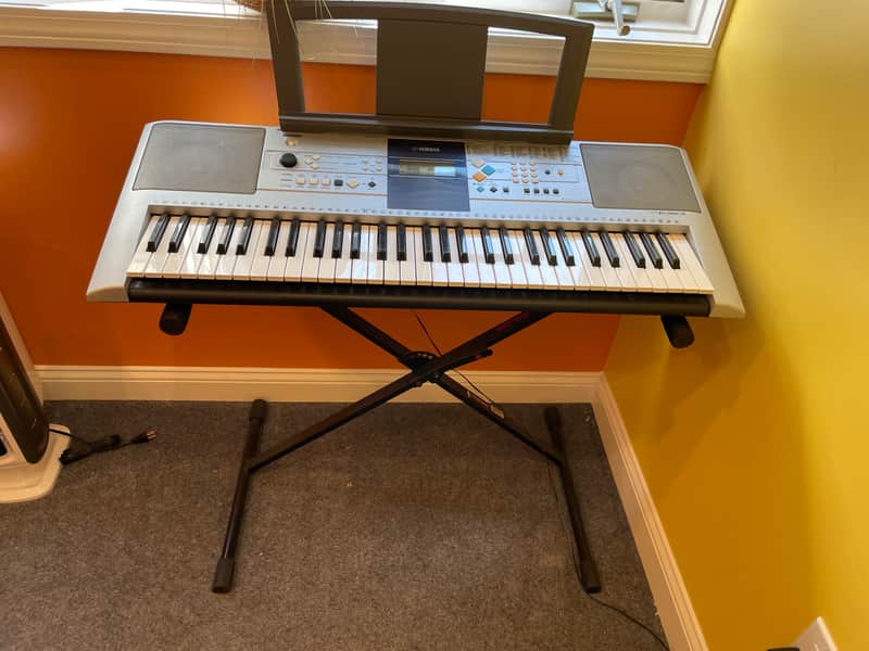 Yamaha PSR E323 Unknown image 1