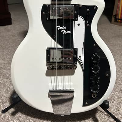 Airline Twin Tone 2010s - White image 2