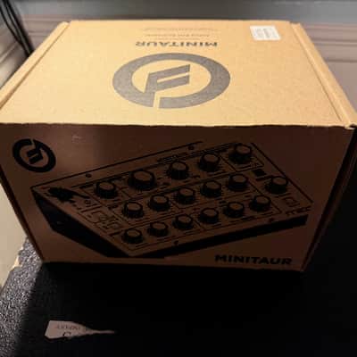 Moog Minitaur Rev2 TBP002 2012 - Present - Black image 4