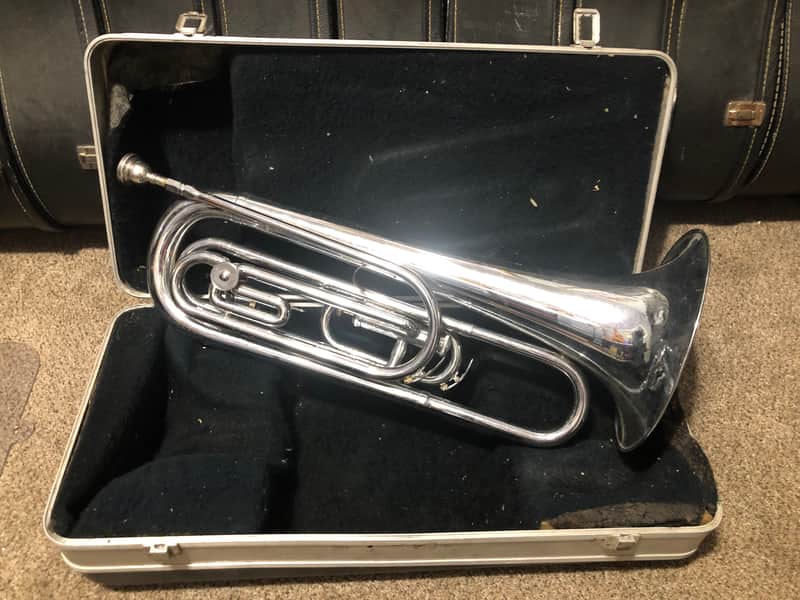 Getzen Titlest Baritone (?) Bugle - Has one piston valve and one rotary valve trigger image 1