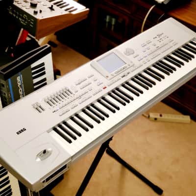 MUST SEE!!! KORG PA1X PRO 76 IN FACTORY BOX! FULLY SERVICED IN AMAZING CONDITION! image 8
