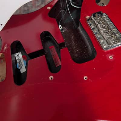 2005 Fender Highway One Stratocaster with Rosewood Fretboard - Crimson Red Transparent image 16