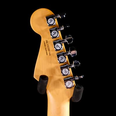Fender American Ultra Stratocaster HSS - Ultraburst with Rosewood Fingerboard image 7