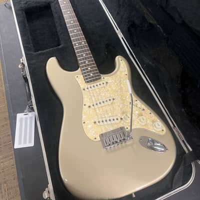 Made in 1997 USA Fender Roadhouse Stratocaster Shoreline Gold With Hard Case image 2