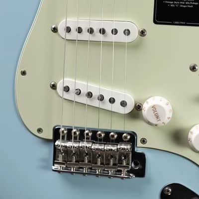 Fender Limited Edition Vintera II Road Worn '60s Stratocaster Electric Guitar - Sonic Blue with Hardshell Case image 10