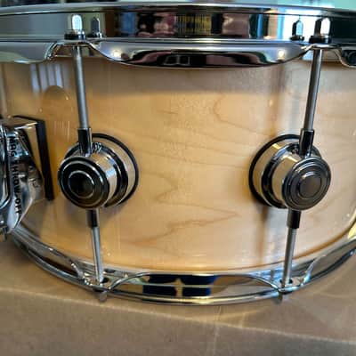 BRAND NEW DW Collectors Series Natural Lacquer 6.5x14 Snare image 5