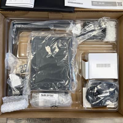 Shure PSM300 Twin Pack Pro P3TRA215TWP Wireless In-ear Monitor System - G20 Band image 2