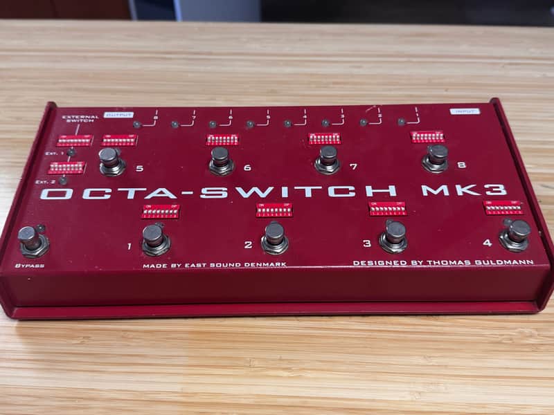 Carl Martin Octa-Switch III 2010s - Red image 1
