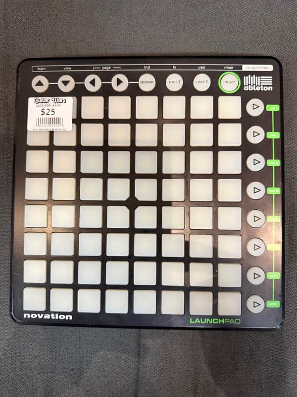 Novation Launchpad MKI Pad Controller 2009 - 2014 - Black image 1