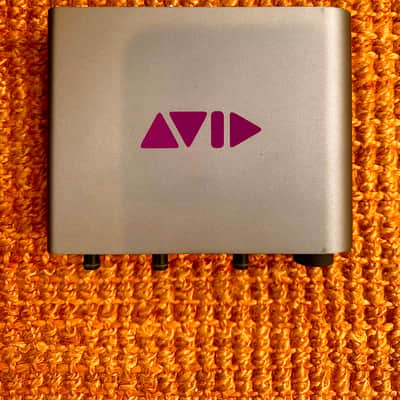 Avid MBox 3 USB Audio Interface 2010s - Silver / Black - With multi break out cables, and USB Cable imagen 6