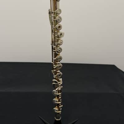 Haynes Q2 Professional Flute Silver w/ Case image 3