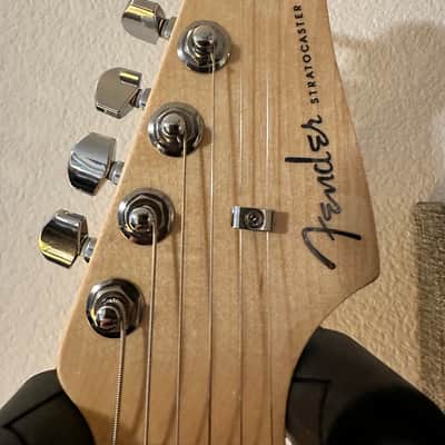 Fender American Deluxe Stratocaster with Maple Fretboard 2004 - 2010 - Amber image 8