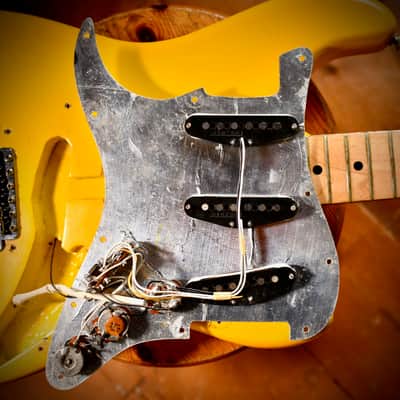 Fender Stratocaster International Colour Monaco Yellow 1981 image 15