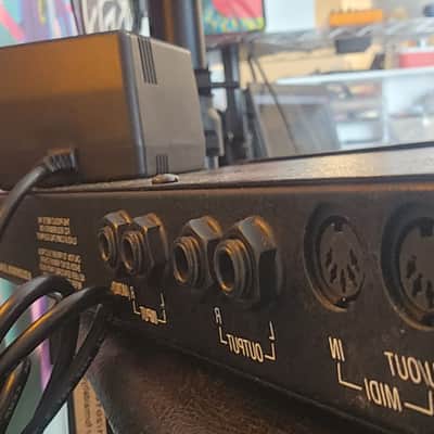 (INCLUDES PSU)Alesis QuadraVerb 20k Bandwidth Simultaneous Digital Effects Processor 1990s - Black image 2