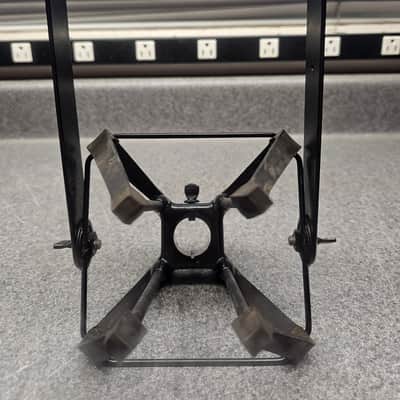 Electro-Voice Microphone Shock Mount for RE Series Microphones image 3