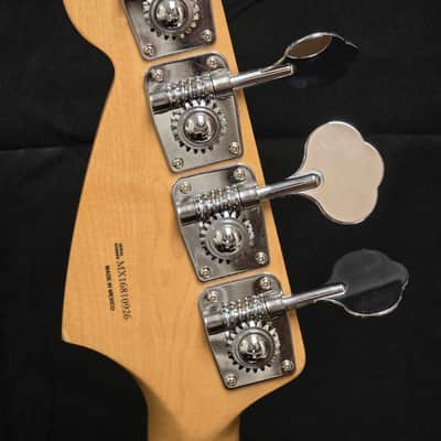Fender Offset Series Mustang Bass PJ with Rosewood Fretboard 2016 - 2017 - Olympic White image 8