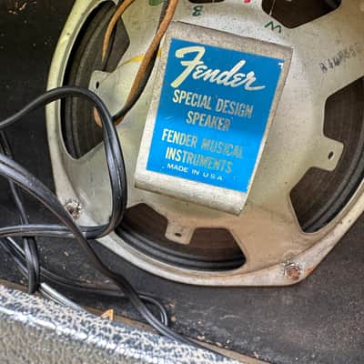 Fender Vibro Champ 6-Watt 1x8" Guitar Combo 1965 image 9