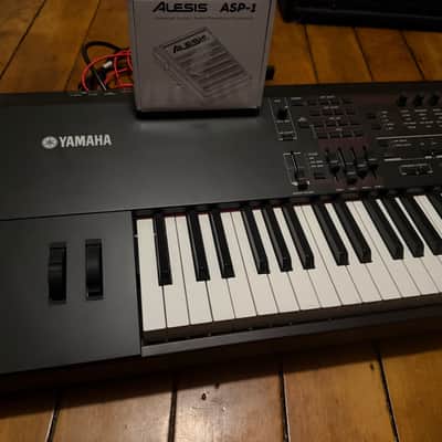 Yamaha S90 XS 88-key Master Keyboard 2009 - Present - Black