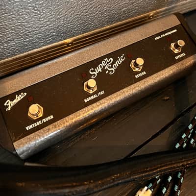 Fender Super-Sonic 22 Head & Matching Super-Sonic 4x12 Cab - Half Stack image 7