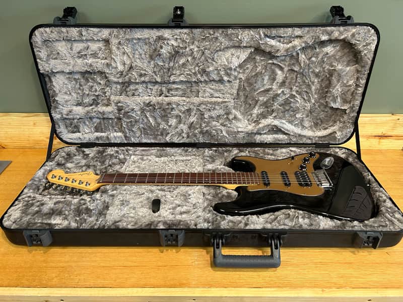 2004 Fender American Deluxe Fat Stratocaster HSS with Rosewood Fretboard, Montego Black image 1