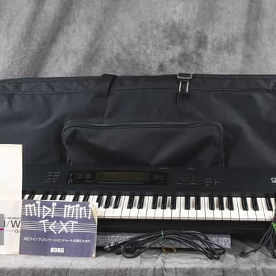KORG 01/W FD Music Workstation Synthesizer in Very Good Condition