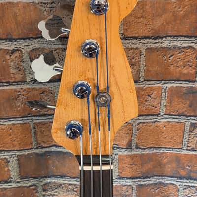MIM Fender Jazz Bass Sunburst Body W/All Parts Neck image 2