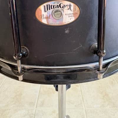 Pearl UCA6514 UltraCast Aluminum 14x6.5" Snare Drum - Matte Black image 2