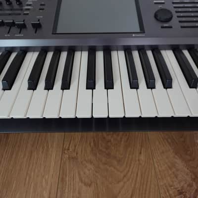 KORG KRONOS 61 black First Generation 2011 Workstation Synthesizer fast ship from japan image 5