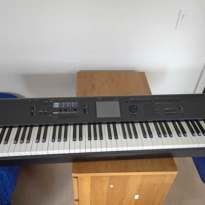 Korg M50 88-Key Music Workstation Keyboard 2000s - Black