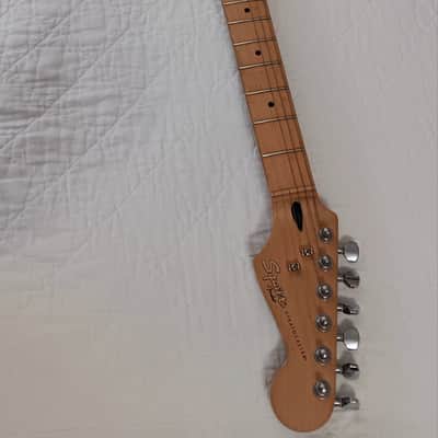Squier Deluxe Stratocaster with Maple Fretboard & 2-Point Tremolo 2014 - Pearl White Metallic image 6