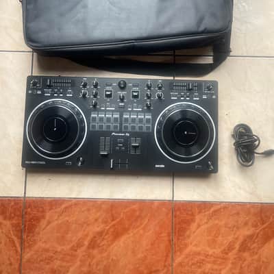 Pioneer DDJ-REV1 2-Channel DJ Controller 2022 - Present - Black image 4