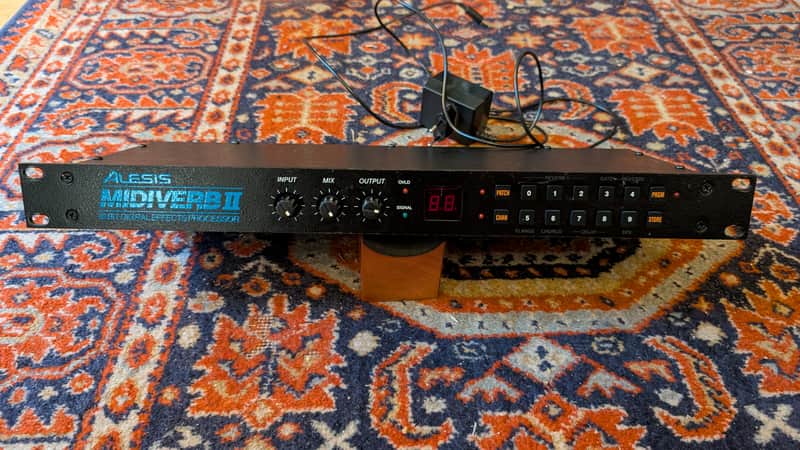 Alesis Midiverb II 16-Bit Digital Effects Processor 1990s - Black image 1