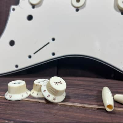 General Vintage Tone Full Ass. 1963 to 1969 Stratocaster pickguard & pre CBS nylon parts Cream vintage / nylon parts Cream vintage image 2