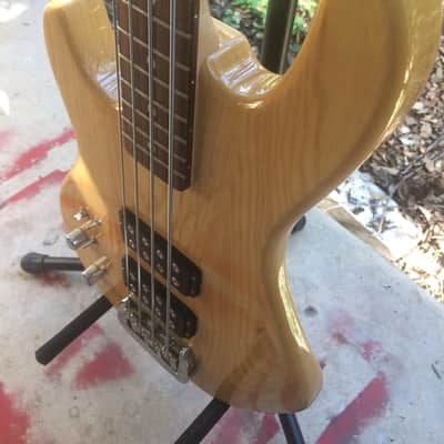 G&L L-2000 Tribute left handed Bass Natural Ash image 14