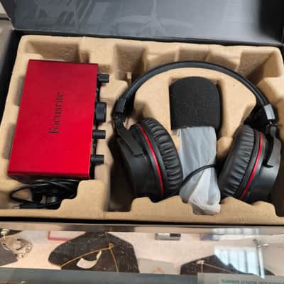 Focusrite Scarlett Solo 4th Gen USB Audio Interface Studio Bundle 2023 - Present - Red image 2