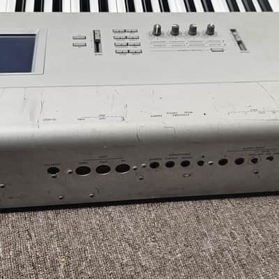 Korg Triton Pro X 88-Key 62-Voice Polyphonic Workstation 1999 - 2000 - Silver image 4