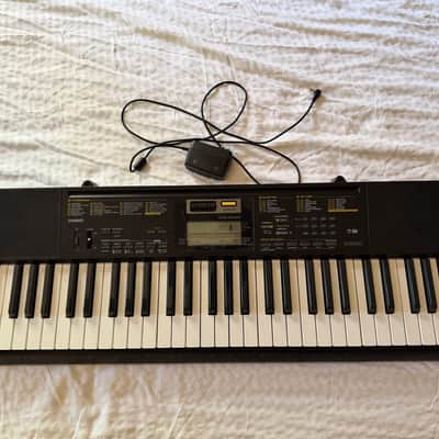 Casio CTK-2400 61-Key Portable Keyboard 2010s - Black