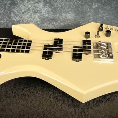 B.C. Rich Warlock Bass 1986 MIJ + Brand New Hardshell Case image 24