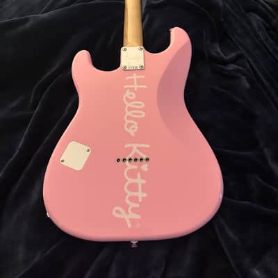 Squier Hello Kitty Stratocaster 2024 - Present - Pink image 5